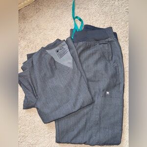 Figs scrubs- small top/medium pants